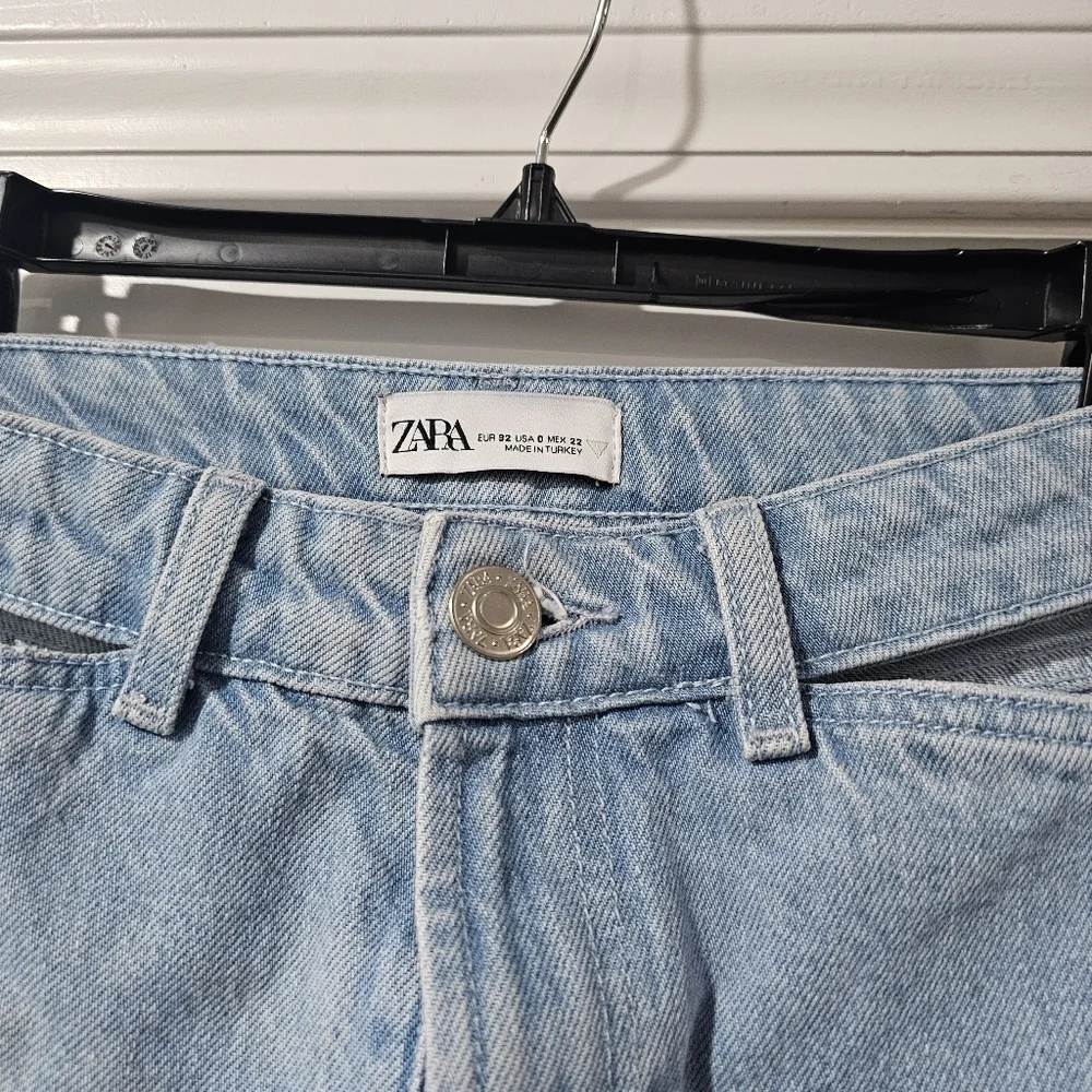 Zara cut outs on the pockets size 0